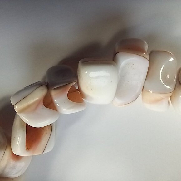 Vintage Pink Luanos Conch Shell Necklace 18 inch Polished Shaped Whites, Pinks - Picture 8 of 10